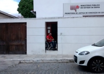 Deficiente físico cobra acessibilidade na sede do Ministério Público de Coité
