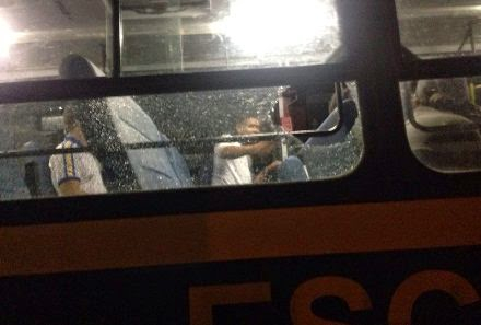 Estudantes de Barrocas ficam feridos após ônibus ser apedrejado