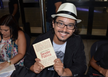 Educador Sãodominguense conquista prêmio máximo de Poesia em Salvador