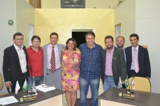 Alberto Dantas (de vermelho) preside o PMDB em Cipó.