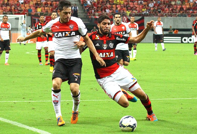 Coiteense Wallace chega ao 100º jogo com a camisa do Flamengo
