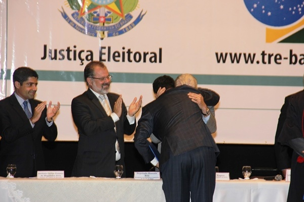 Salvador – Candidatos eleitos a governador,vice,senador, deputado federal e estadual e respectivos suplentes são diplomados pelo TRE