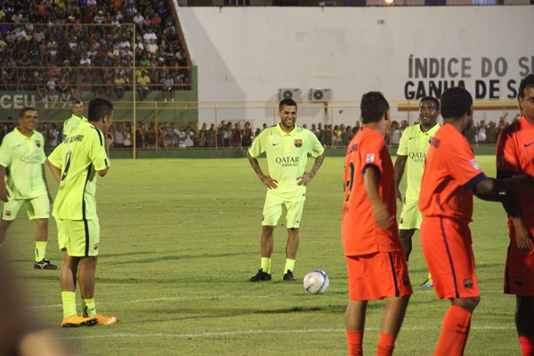 Juazeiro – Torcida lota estádio em Jogo Solidário e encerra partida antes do tempo