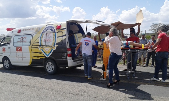 Alcione Paredão se envolve em acidente; há suspeita de fratura em uma das pernas