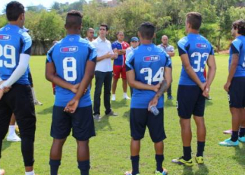 Presidente do Bahia deseja sorte aos jogadores do sub-20 na Copa SP