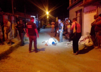 Feira de Santana – Homem morre após ser atingido por bala perdida enquanto passeava com a neta