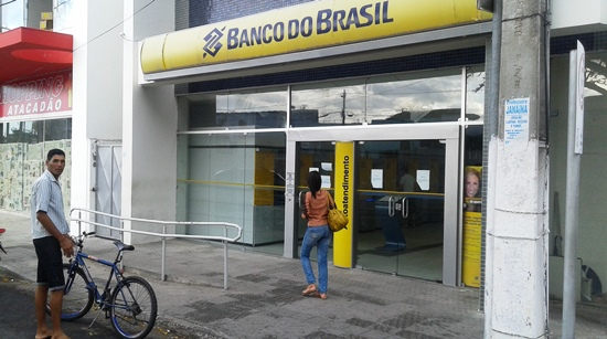 Fim de semana prolongado em Coité com o Banco do Brasil sem dinheiro