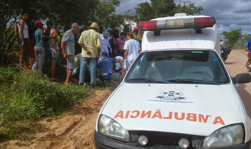 Colisão entre carro e moto deixa motociclista com ferimento grave