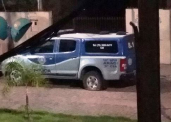 Quadrilha explode banco e atira contra sede da Companhia PM em Araci