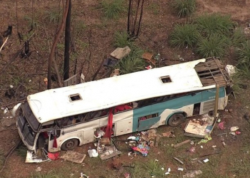 Acidente com ônibus de Ribeira do Pombal deixa 5 mortos em Minas Gerais