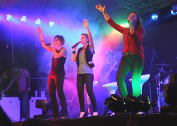 Cantores de Deus animam multidão católica na Festa da Padroeira de Coité