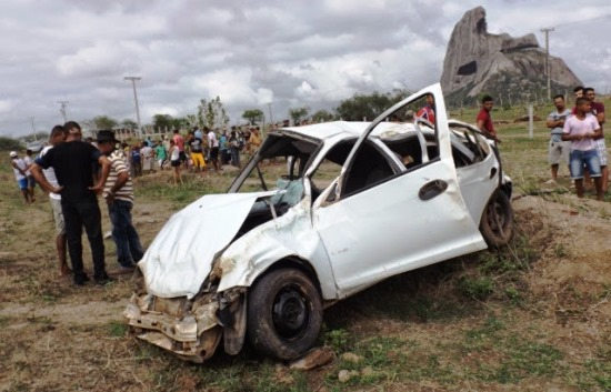 Dois jovens morrem e quatro ficam feridos em Pé de Serra quando retornavam de festa em Valente