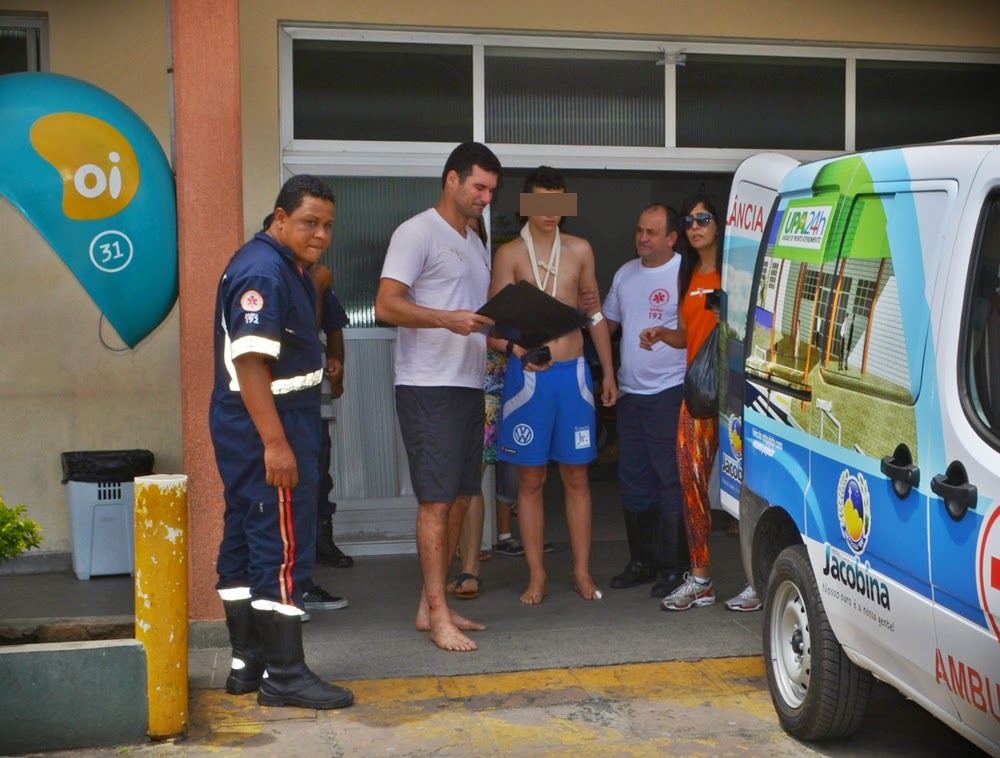 Jogador de vôlei de praia Paulo Emílio se envolve em acidente