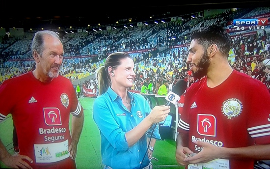 Wallace encontra ídolo do passado que inspirou uso de barba