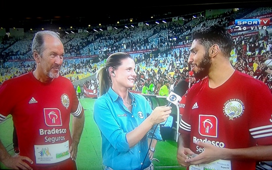 Wallace encontra ídolo do passado que inspirou uso de barba