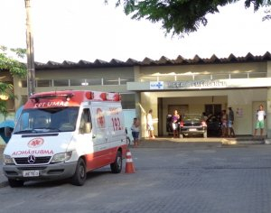 Mãe ateia fogo na filha após receber conselho sobre namorado