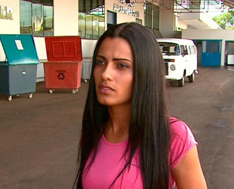Catadora acha cheques no valor de R$ 250 mil em depósito e devolve a hospital