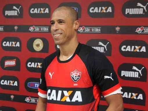 Jorge Wagner é apresentado, recebe a 10 e “vira” sócio do Vitória