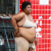 Mulher com problemas psiquiátricos perambula em bairro de Salvador e diz ser natural de Coité; você conhece?