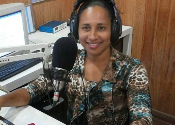 Radialista é encontrada morta dentro de casa