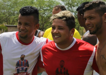 Araci – Railan do Bahia promove jogo solidário; luzense Carlos e cantor de arrocha participam