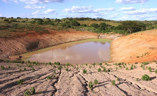 A barragem ainda não tem nome, mas atendendo uma sugestão do CN deverá se chamar "Barragem da Arena" pelo formato que lembra um estádio de futebol.  