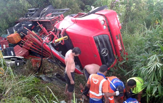 Flagrante – CN registra quatro acidentes na BR 324 em cerca de 30 minutos; um deles envolveu coiteense