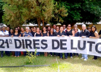 Irecê: servidores da Dires protestam contra fechamento do órgão