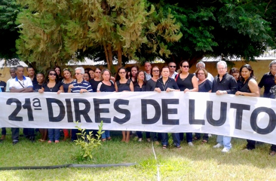 Irecê: servidores da Dires protestam contra fechamento do órgão