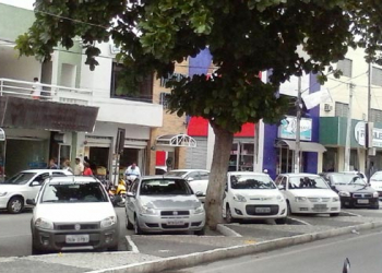 Coité – Taxistas pedem o bom senso dos motoristas para não estacionarem os veículos em locais destinados a eles