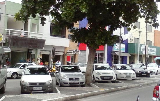Coité – Taxistas pedem o bom senso dos motoristas para não estacionarem os veículos em locais destinados a eles