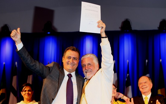 Governador Rui Costa assume o cargo em cerimônia com Orquestra Santo Antônio