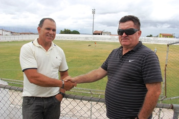 CAC inicia trabalho rumo a profissionalização do futebol coiteense; ex-zagueiro Rau é o treinador