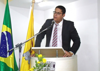 Renatinho do Será toma posse como novo presidente da Casa Legislativa de Queimadas para o exercício 2015-2016