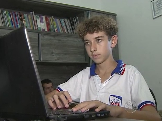 Justiça autoriza estudante de 14 anos a cursar medicina