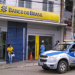 Quadrilha faz buraco em parede ao tentar assaltar agência bancária