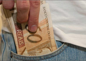 Mulher sofre golpe e perde quase três mil reais em Senhor do Bonfim