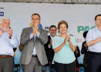 Em Feira de Santana, Dilma diz que governo não tem condições de baixar preço do diesel