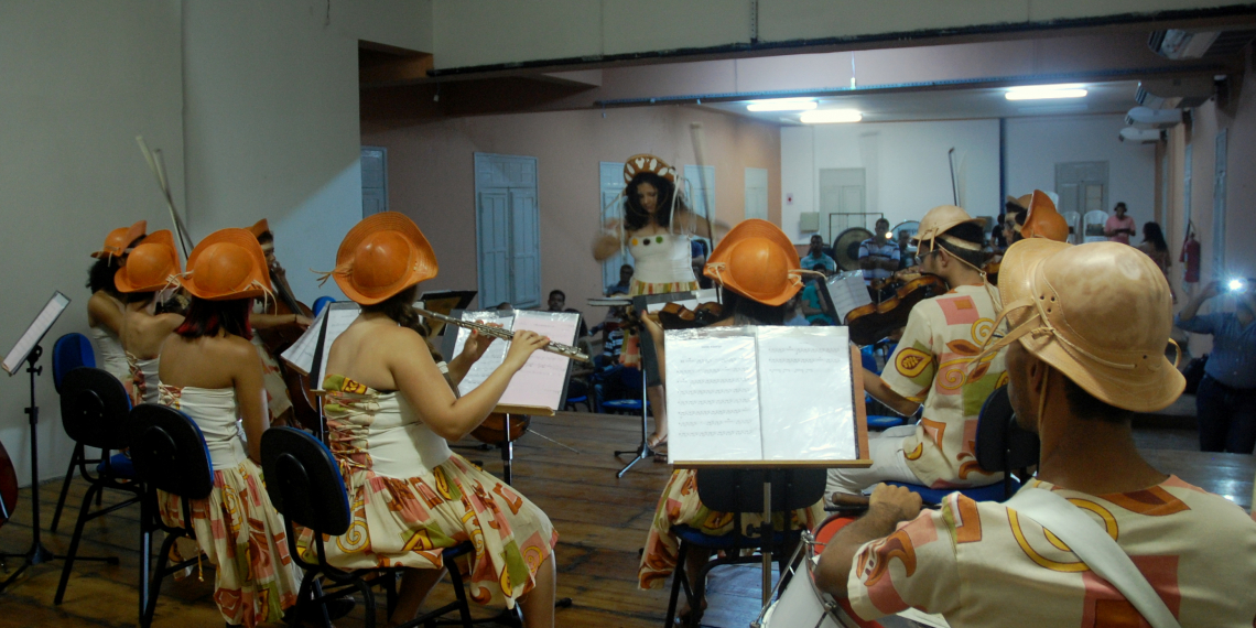 Orquestra Sto Antônio de Coité circula ‘Turnê Toca Luiz’ pelo Nordeste‏