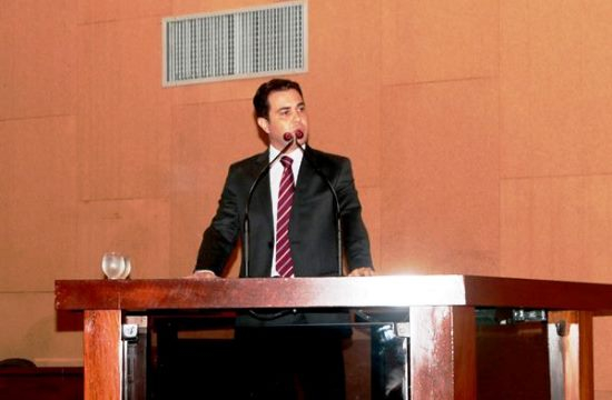 Deputado Tom permanece na oposição e cobra coerência e ética da classe política