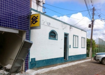 Bandidos estouram caixa eletrônico que funcionava vizinho a Delegacia de Várzea do Poço