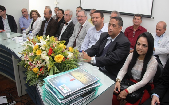 Deputados, prefeitos, reitores e representantes de Territorios conhecem Projeto da UFNB apresentado em Serrinha