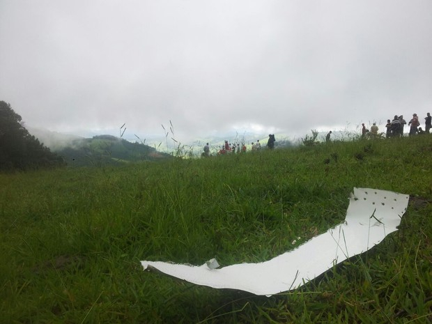 Aeronave cai em mata e 4 pessoas morrem em Bueno Brandão, MG