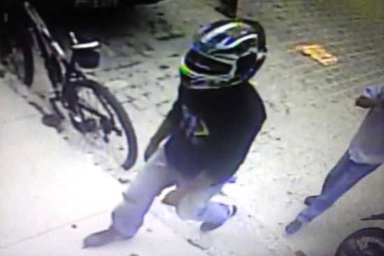 Agência dos Correios de São Domingos é assaltada por dois homens de moto