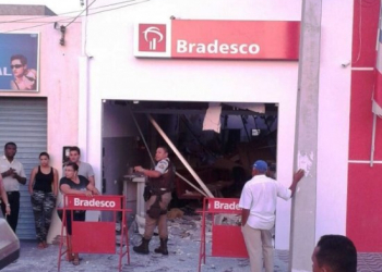 Sem trégua: mesmo no carnaval bandidos explodem banco em Itatim