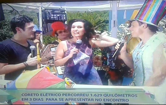 Alex da Costa com seu Coreto Elétrico que esteve no Folia da Serra, em Serrinha, foi destaque no Encontro com Fátima Bernardes