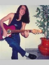 A voz e o ritmo se assemelhava a Luiz Caldas.