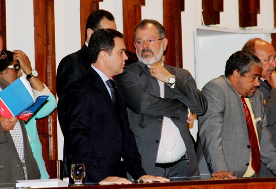 A possibilidade da união entre PDT e DEM aproxima Tom de Nilo, antes rivais.