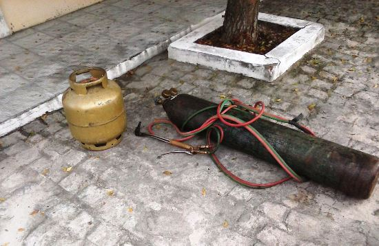 Maçarico é encontrado abandonado e Polícia acredita que supostamente seria usado para arrombar cofre do Todo Dia