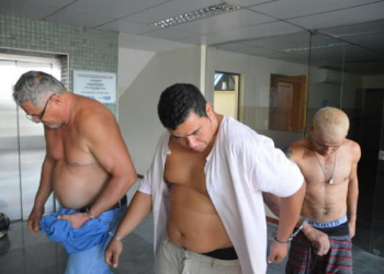Policiais da CAEL prendem três homens na Estrada do Feijão conduzindo 10kg de maconha